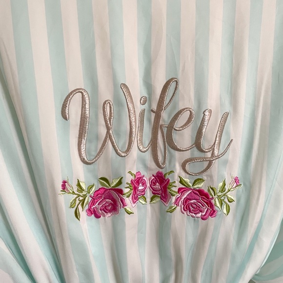 Betsey Johnson Wifey robe - Picture 4 of 5